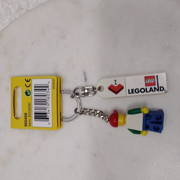 LEGO Legoland Keychains and Police Officer Bundle of 2 - Picture 4 of 6